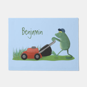 Funny green frog mowing grawn cartoon deurmat