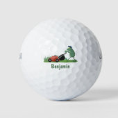Funny green frog mowing grawn cartoon golfballen (Voorkant)