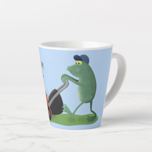 Funny green frog mowing grawn cartoon latte mok (Rechterhoek)