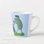 Funny green frog mowing grawn cartoon latte mok (Rechts)