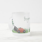 Funny green frog mowing grawn cartoon matglas koffiemok (Voorkant links)