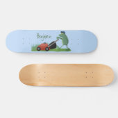 Funny green frog mowing grawn cartoon persoonlijk skateboard (Horizontaal)