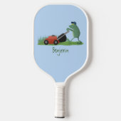Funny green frog mowing grawn cartoon pickleball paddle (Achterkant)