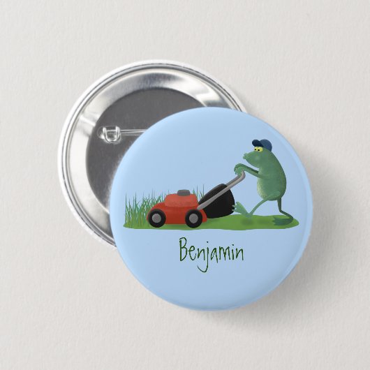 Funny green frog mowing grawn cartoon ronde button 5,7 cm (Voorkant /achterkant)