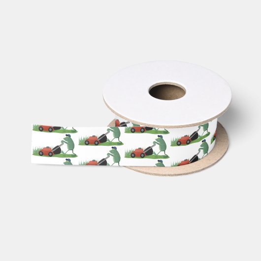 Funny green frog mowing grawn cartoon satijnen lint (Spoel)