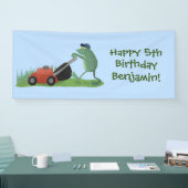 Funny green frog mowing grawn cartoon spandoek (Beurs)