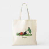 Funny green frog mowing grawn cartoon tote bag (Achterkant)