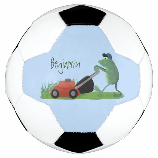 Funny green frog mowing grawn cartoon voetbal (Voorkant)