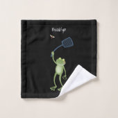 Funny green frog swatting fly cartoon bad handdoek (Wasdoekje)
