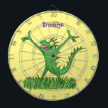 Funny green glimlach animated iguana lizard dartbord<br><div class="desc">Iguana zegt Hi! Deze grappige groene hagedis zal je dag wat humor geven! Opgemaakt in cartoon stijl voor reptielplezier!</div>