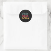 Funny  Grill Dad - Grilling Chilling Refill Ronde Sticker (Tas)