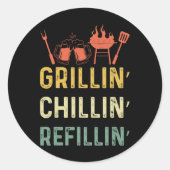 Funny  Grill Dad - Grilling Chilling Refill Ronde Sticker (Voorkant)