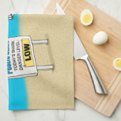 Funny Guilty Shark op strand Theedoek (Quarter Fold)