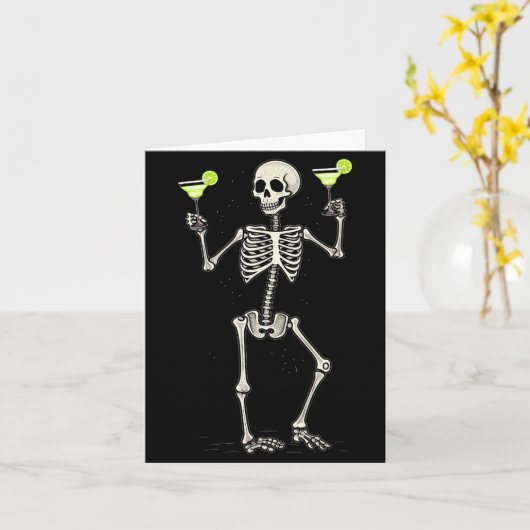 Funny Halloween Skeleton Drinking Margarita Tail  Kaart (Gele Bloem)