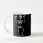 Funny Halloween Skeleton Drinking Margarita Tail Koffiemok (Links)