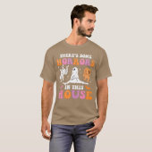 Funny Halloweenheres Some Horrors Inhis House Men  T-shirt (Voorkant volledig)