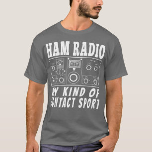 Funny Ham Radio Active Operator geeft contact met T-shirt