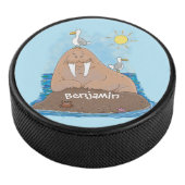 Funny happy walrus cartoon illustratie hockey puck (3/4)