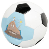 Funny happy walrus cartoon illustratie voetbal (Drie kwart)