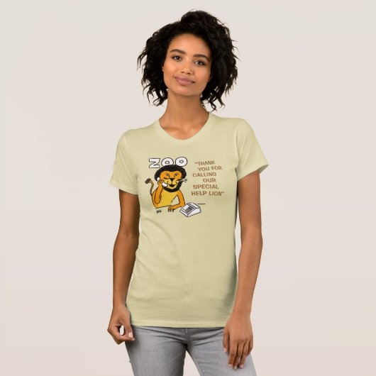 Funny Help-Lion in een Zoo-Cartoon T-Shirt (Voorkant volledig)