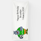 Funny hippo soccer player cartoon spandoek (Verticaal)