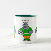 Funny hippo soccer player cartoon tweekleurige koffiemok (Center)