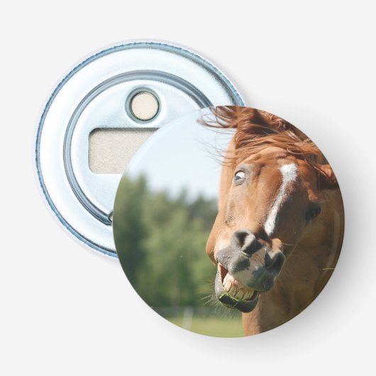 Funny Horse Face met gekrulde lips, Crazy Eye Button Flesopener (Voorkant)