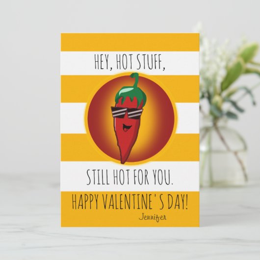 Funny Hot Stuff Wife tegen Husband Valentijn Feestdagenkaart (Staand voorkant)