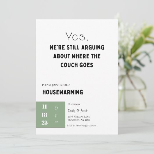 Funny Housewarming Invitation • Couch Quote Design Kaart (Staand voorkant)