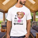 Funny I Love My HOT Vriendin Personated Photo T-shirt<br><div class="desc">Op zoek naar een unieke en leuke manier om je vriend te shows hoeveel je geeft om deze Valentijnsdag? Zoek niet verder dan ons 'I Love My psycHOTic Vriendin' t-shirt! Dit stijlvolle en trendy t-shirt heeft een schattig hart lijst en speelse roze harten, waardoor het de perfecte manier is om...</div>