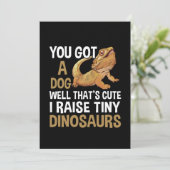 Funny I Raise Tiny Dinosaurs Bearded Dragon Pet Save The Date (Staand voorkant)