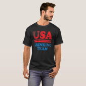 Funny Independence Day apparel USA Drink Team 4 T-shirt (Voorkant volledig)