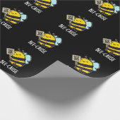 Funny Insect Bee Pun Dark BG Cadeaupapier (Hoek)