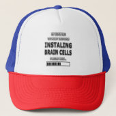 Funny INSTALING BRAIN CELLS Typografie Trucker Pet (Voorkant)