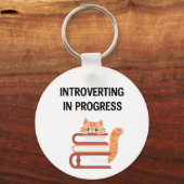 Funny "Introvert in Progress" with Cat Sleutelhanger (Achterkant)