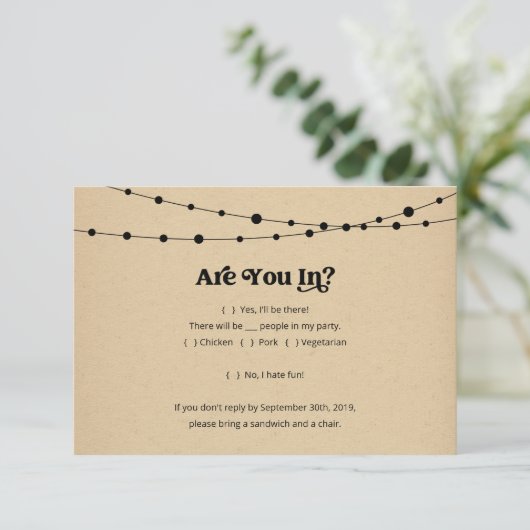 Funny Invitation Reply Kaart Insert - Rustic Kraft (Staand voorkant)
