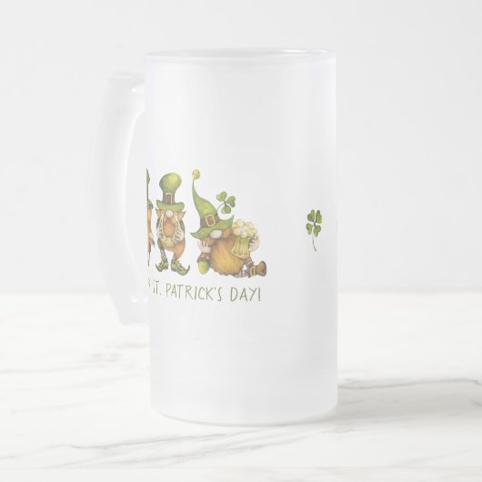 Funny Irish Gnomes Happy St Patrick's Day Matglas Bierpul (Voorkant links)