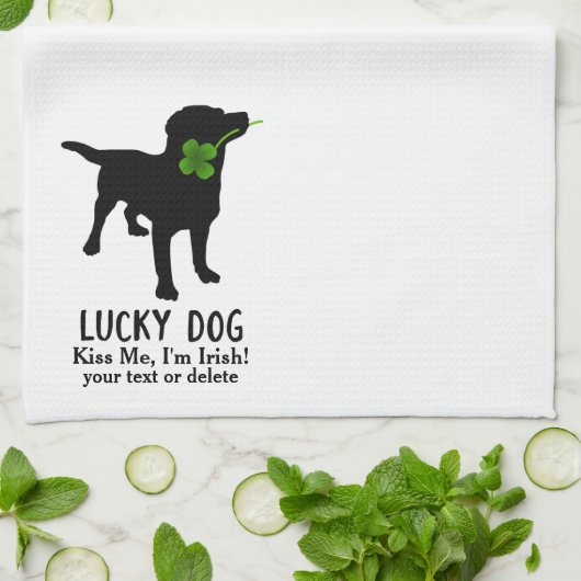 Funny Irish St. Patrick's Day Black Lab Lucky Dog Theedoek (Gevouwen)