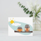 Funny is op zonnige dag een filiaal verschuldigd briefkaart (Staand voorkant)