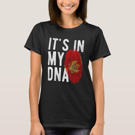 Funny it's in my DNA Montenegro flag Fingerprint T-shirt (Voorkant)