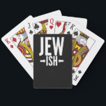 Funny Jewish Gift for Bat/Bar Mitzvah of Hanukkah Pokerkaarten<br><div class="desc">Dit Joodse cadeau is grappig voor iedereen die slechts een beetje joods of misschien slechts een half joods is. Ze kunnen dit rondom Hanukkah of Kerstmis gebruiken als een grappige grap terwijl iedereen een lelijke kersttrui heeft. Dit grappige Joodse geschenk zegt Jew Ish met pijlen die naar de vis wijzen,...</div>