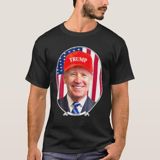 Funny Joe Biden Wearing Pet Trump T-shirt (Voorkant)
