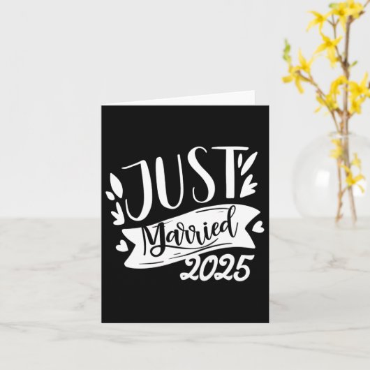 Funny Just Married 2025 Schattigee bruid en bruide Kaart (Gele Bloem)