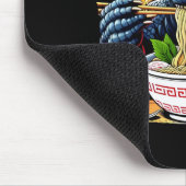 Funny Kaiju Eating Ramen Japanese Monster Lover Bi Muismat (Hoek)