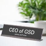 Funny Kantoor Desk Name Bord Executive Gift Bureau Naambordje<br><div class="desc">Een grappig en grappig bord op het bureau met een slim en leuk ontwerp dat iedereen die je bureau bezoekt,  zal laten glimlachen en bevestigt dat je de koning bent om dingen af te handelen. Een geweldig cadeau voor je baas,  je collega,  of jezelf.</div>