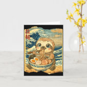 Funny Kawaii Sloth Ramen Noodle Bowl Japanese Wave Kaart (Gele Bloem)