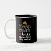 Funny Keep Calm and Bake Chocolate Chip Cookies Tweekleurige Koffiemok (Links)