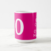 Funny Keep Calm Birthday mok met aangepaste leefti (Center)