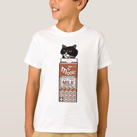 Funny Kinder Chocolate Milk & Black Cat T-shirt (Voorkant)