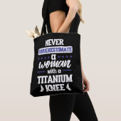 Funny Knee Replacement Woman Surgery Recovery Gift Tote Bag (Dichtbij)